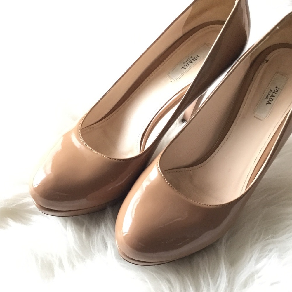 PRADA Vernice Chic Platform Pumps - Picture 5 of 10